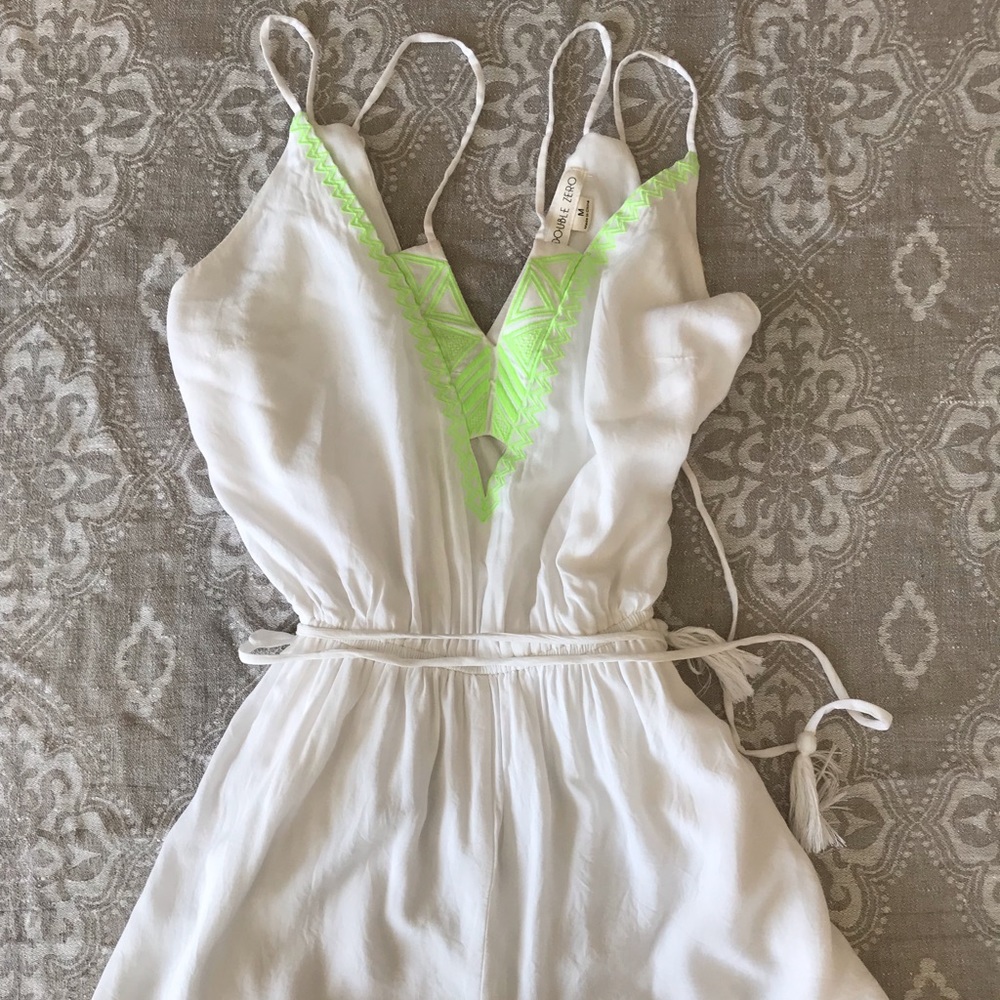 White romper - Picture 2 of 4